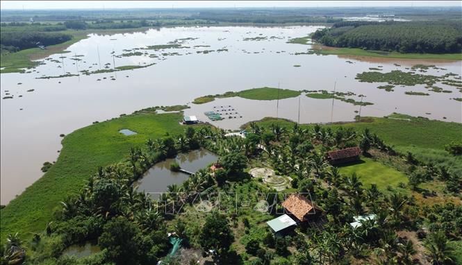 Hồ Phước Hòa có tiềm năng phát triển các khu đô thị sinh thái ven hồ, khu sân golf kết hợp khu đô thị, dịch vụ du lịch, nghỉ dưỡng... Ảnh: Đậu Tất Thành – TTXVN