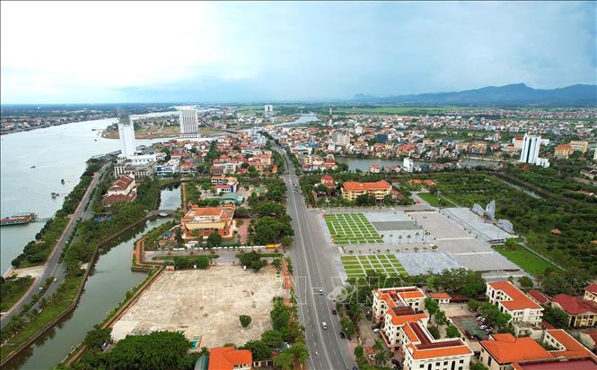 Đồng Hới đang từng bước hiện thực hóa khát vọng hướng biển, trở thành đô thị sinh thái, hiện đại và đáng sống của miền Trung. Ảnh: Nguyên Linh-TTXVN