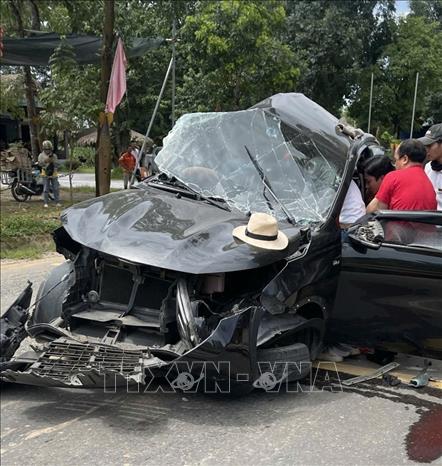 Hiện trường vụ tai nạn khiến 4 người thương vong. Ảnh: TTXVN phát