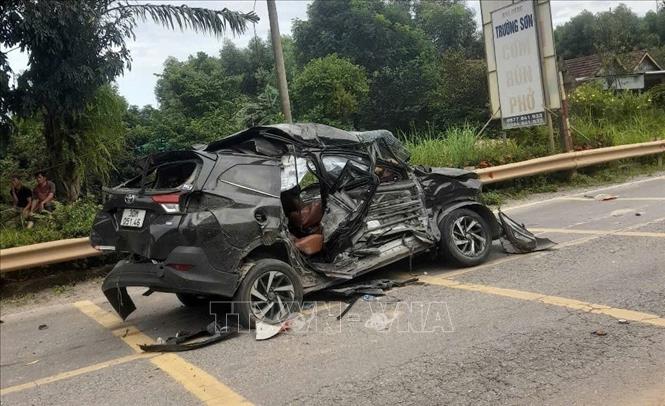 Hiện trường vụ tai nạn khiến 4 người thương vong. Ảnh: TTXVN phát