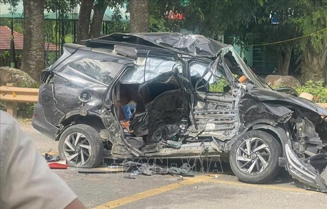 Hiện trường vụ tai nạn khiến 4 người thương vong. Ảnh: TTXVN phát