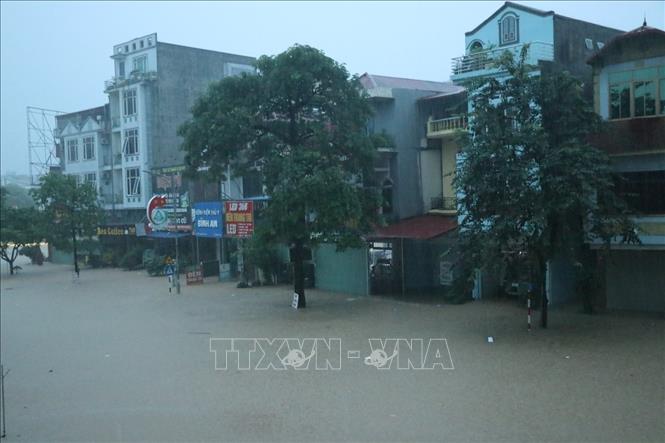 Mưa lớn gây ngập lụt tại phường Phan Đình Phùng, tỉnh Thái Nguyên. Ảnh: Quân Trang- TTXVN