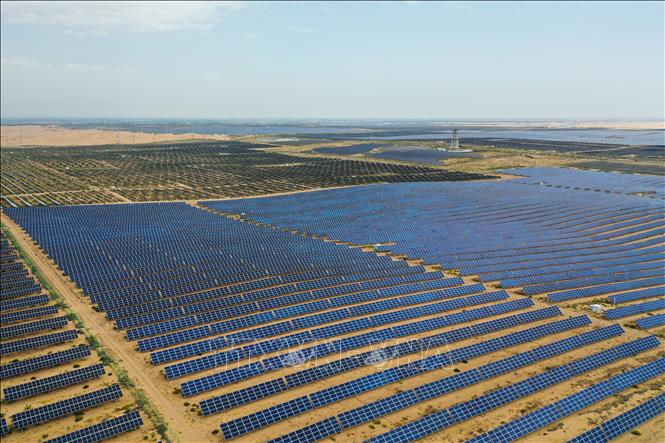 Nhà máy điện Mặt Trời ở Khu tự trị Nội Mông, Trung Quốc. Ảnh: THX/TTXVN