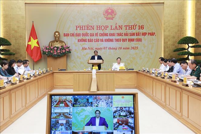 Thủ tướng Phạm Minh Chính chủ trì Phiên họp lần thứ 16 của Ban Chỉ đạo IUU. Ảnh: Dương Giang-TTXVN
