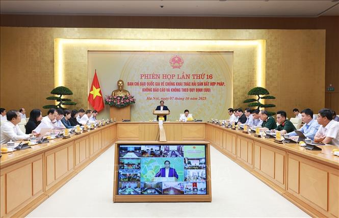 Thủ tướng Phạm Minh Chính chủ trì Phiên họp lần thứ 16 của Ban Chỉ đạo IUU. Ảnh: Dương Giang-TTXVN
