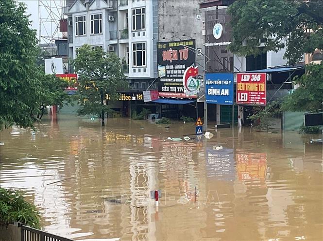 Điểm ngập sâu trên đường Lương Ngọc Quyến. Ảnh: Quân Trang - TTXVN