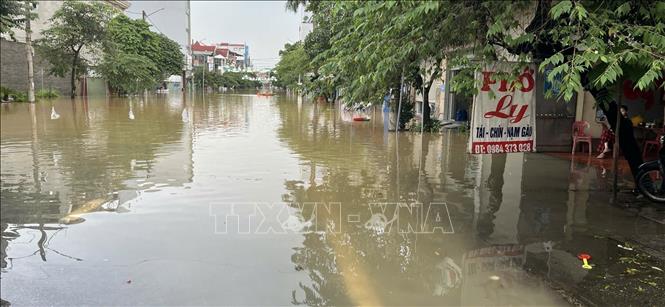 Đường Phan Đình Phùng sáng 8/10. Ảnh: Hoàng Nguyên - TTXVN