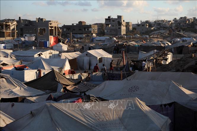Lều tạm của người dân Palestine tại trại tị nạn al-Nuseirat ở Dải Gaza. Ảnh: THX/TTXVN