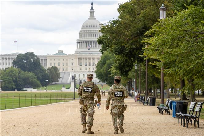 (Tư liệu) Binh sĩ thuộc lực lượng Vệ binh Quốc gia gác tại Washington, D.C., Mỹ. Ảnh: THX/TTXVN