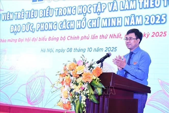 Đồng chí Bùi Hoàng Tùng, ủy viên BCH Đảng bộ Chính phủ, Bí thư Đoàn Thanh niên Chính phủ phát biểu. Ảnh: Minh Đức – TTXVN