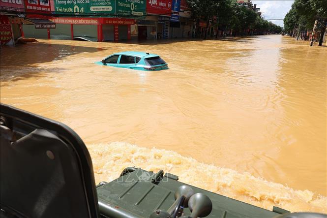 Tỉnh Thái Nguyên bị ngập lụt nặng, gây thiệt hại lớn đến đời sống của nhân dân. Ảnh: Dương Giang-TTXVN 
