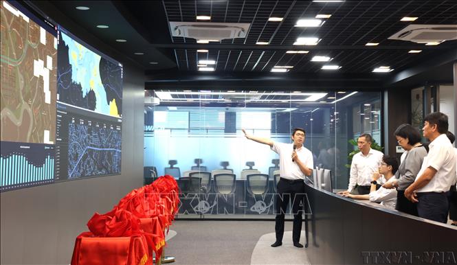 Tổng Công ty cấp nước Sài Gòn chính thức đưa vào hoạt động Trung tâm Vận hành hệ thống cấp nước (SWOC). Ảnh: Anh Tuấn – TTXVN