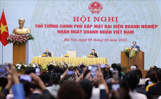 Thủ tướng Phạm Minh Chính phát biểu tại Hội nghị gặp mặt đại diện doanh nghiệp nhân Ngày Doanh nhân Việt Nam. Ảnh: Dương Giang-TTXVN 
