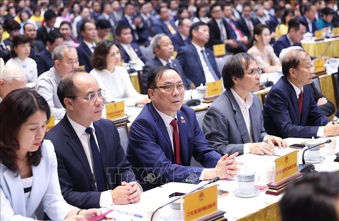 Đại diện các doanh nghiệp tham dự buổi gặp nhân Ngày Doanh nhân Việt Nam. Ảnh: Dương Giang-TTXVN
