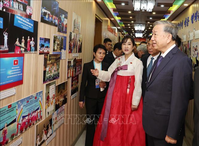 Tổng Bí thư Tô Lâm thăm Trường mẫu giáo Kiêng Sang. Ảnh: Thống Nhất – TTXVN