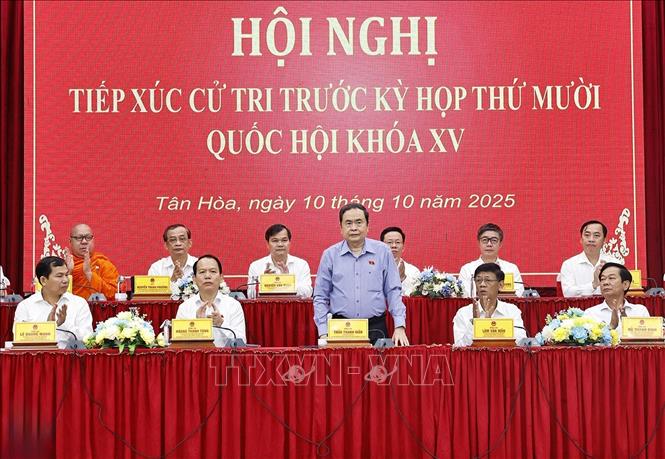 Chủ tịch Quốc hội Trần Thanh Mẫn tiếp xúc cử tri tại xã Tân Hòa, TP Cần Thơ. Ảnh: Doãn Tấn – TTXVN 