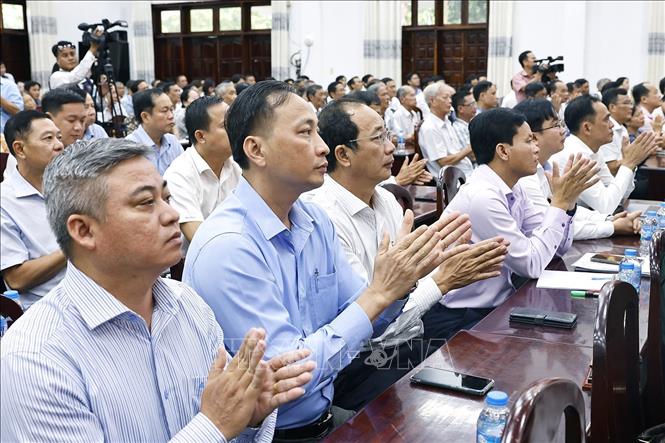 Đại biểu dự Hội nghị tiếp xúc cử tri. Ảnh: Doãn Tấn – TTXVN 