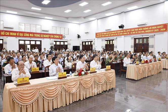 Đại biểu dự Hội nghị tiếp xúc cử tri. Ảnh: Doãn Tấn – TTXVN 