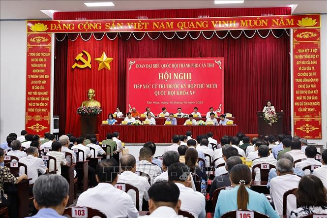 Quang cảnh Hội nghị tiếp xúc cử tri. Ảnh: Doãn Tấn – TTXVN 