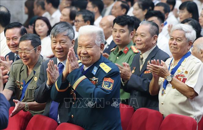 Các đại biểu dự Đại hội Thi đua yêu nước thành phố Hà Nội. Ảnh: Dương Giang-TTXVN
