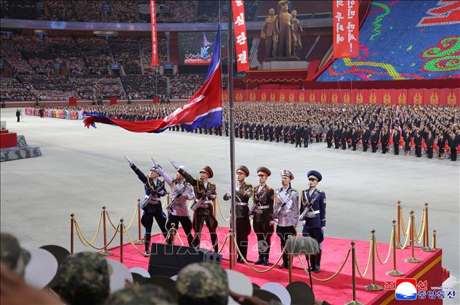 Theo hãng thông tấn Trung ương Triều Tiên (KCNA), nhân dịp kỷ niệm 80 năm ngày thành lập Đảng Lao động Triều Tiên (WPK), nhiều hoạt động triển lãm quy mô lớn đã được tổ chức tại Bình Nhưỡng, phản ánh quá trình hình thành, phát triển và vai trò lãnh đạo của đảng qua các thời kỳ. Ảnh: Sự kiện kỷ niệm 80 năm ngày thành lập Đảng Lao động Triều Tiên ở Bình Nhưỡng ngày 9/10/2025. Ảnh: Yonhap/TTXVN