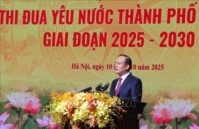 Phó Bí thư Thành ủy, Chủ tịch HĐND thành phố Nguyễn Ngọc Tuấn phát động phong trào thi đua trên địa bàn Thành phố Hà Nội, giai đoạn 2025-2030. Ảnh: Văn Điệp - TTXVN