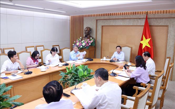 Phó Thủ tướng Trần Hồng Hà chủ trì cuộc họp. Ảnh: Văn Điệp - TTXVN