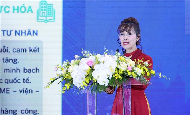 Bà Nguyễn Thị Phương Thảo, Chủ tịch HĐQT Công ty Cổ phần Tập đoàn Sovico, đồng Chủ tịch Uỷ ban các ngành Công nghiệp mới nổi và đổi mới sáng tạo trình bày tham luận “Thúc đẩy các ngành Công nghệ mới nổi và đổi mới sáng tạo bằng cơ chế ViPEL”. Ảnh: Dương Giang-TTXVN 