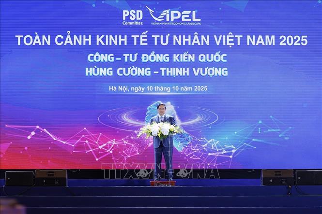 Thủ tướng Phạm Minh Chính phát biểu tại Phiên họp cấp cao Toàn cảnh Kinh tế tư nhân lần thứ nhất (ViPEL 2025). Ảnh: Dương Giang-TTXVN