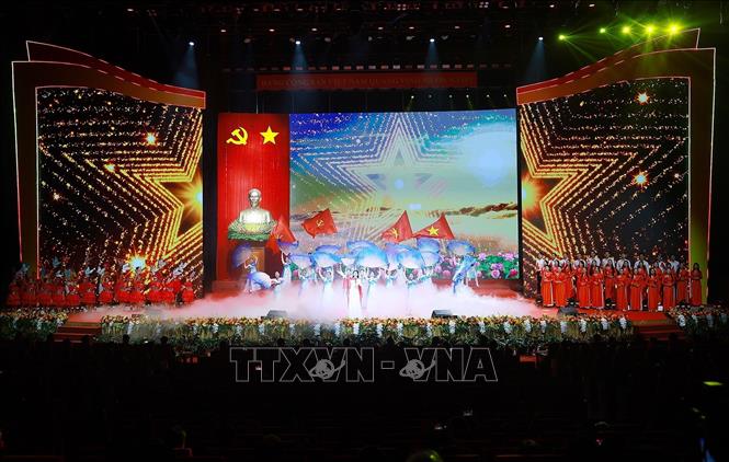 Chương trình nghệ thuật chào mừng Đại hội đại biểu Đảng bộ Chính phủ lần thứ nhất, nhiệm kỳ 2025 - 2030. Ảnh: Dương Giang-TTXVN 
