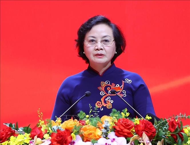 Đồng chí Phạm Thị Thanh Trà, Ủy viên Trung ương Đảng, Ủy viên Ban Thường vụ Đảng ủy Chính phủ, Bộ trưởng Bộ Nội vụ trình bày tham luận tại Đại hội. Ảnh: Văn Điệp - TTXVN