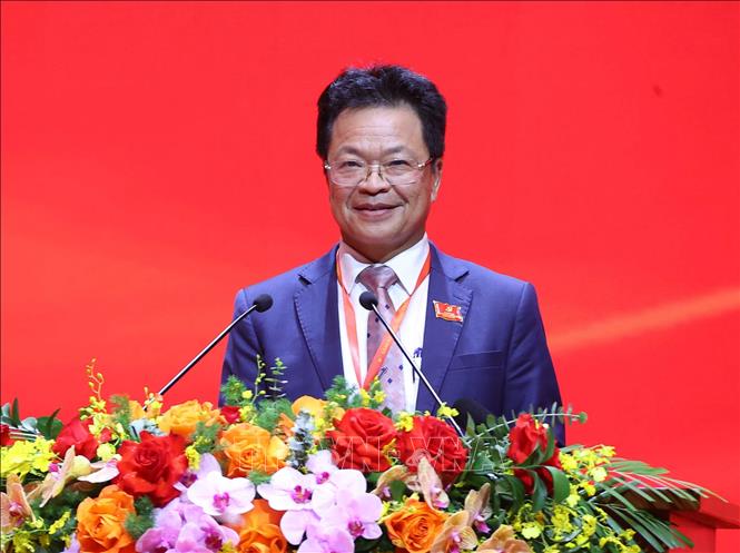 Đồng chí Đặng Sỹ Mạnh, Ủy viên Ban Chấp hành Đảng bộ Chính phủ, Bí thư Đảng ủy, Chủ tịch Hội đồng thành viên Tổng Công ty Đường sắt Việt Nam trình bày tham luận. Ảnh: Văn Điệp - TTXVN