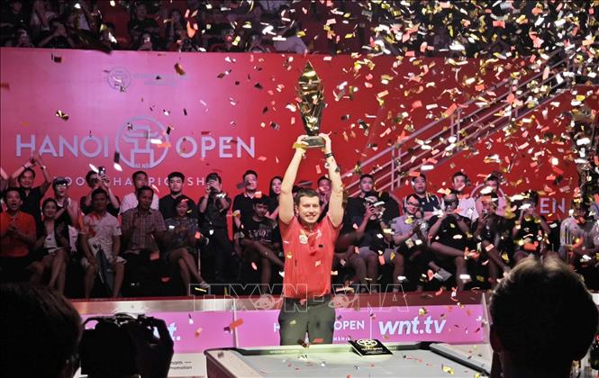 Tay cơ người Litva - Pijus Labutis trở thành nhà tân vô địch của Hanoi Open Pool Championship 2025. Ảnh: Nam Sương - TTXVN