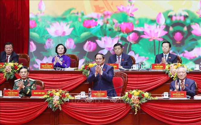Đoàn Chủ tịch điều hành Đại hội đại biểu Đảng bộ Chính phủ lần thứ nhất, nhiệm kỳ 2025-2030. Ảnh: Dương Giang-TTXVN 
