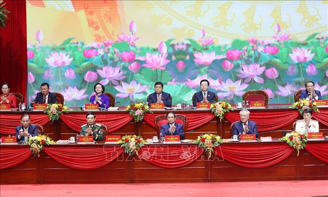 Đoàn Chủ tịch điều hành Đại hội đại biểu Đảng bộ Chính phủ lần thứ nhất, nhiệm kỳ 2025-2030. Ảnh: Dương Giang-TTXVN 
