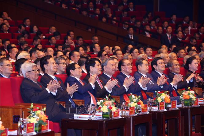 Tổng Bí thư Tô Lâm cùng các đồng chí Lãnh đạo, nguyên Lãnh đạo Đảng, Nhà nước và đại biểu dự Đại hội. Ảnh: Văn Điệp – TTXVN