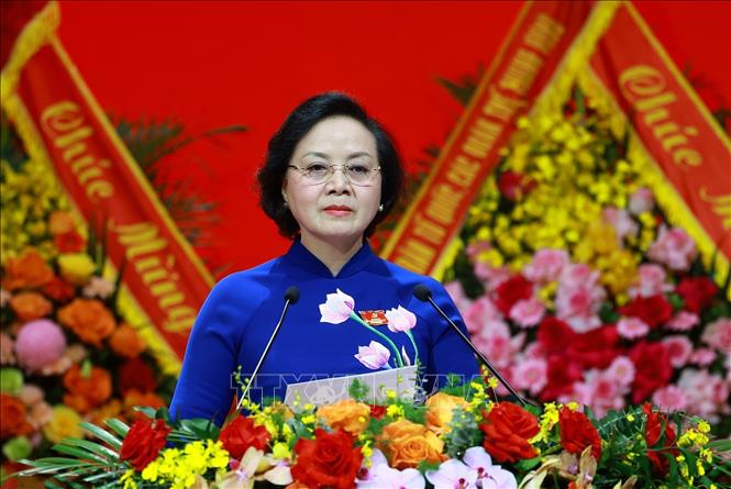 Đồng chí Phạm Thị Thanh Trà, Ủy viên Trung ương Đảng, Ủy viên Ban Thường vụ Đảng ủy Chính phủ, Trưởng Ban Tổ chức Đảng ủy Chính phủ, Bộ trưởng Bộ Nội vụ công bố Quyết định của Bộ Chính trị chỉ định Đoàn đại biểu Đảng bộ Chính phủ dự Đại hội đại biểu toàn quốc lần thứ XIV của Đảng. Ảnh: Dương Giang-TTXVN 