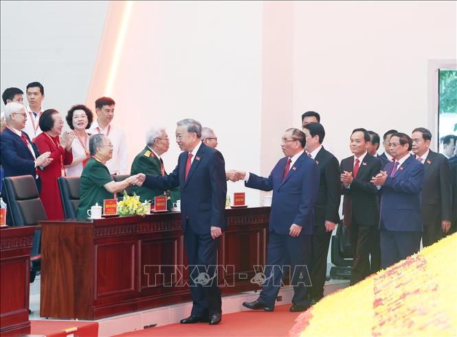 Tổng Bí thư Tô Lâm, các đồng chí lãnh đạo, nguyên lãnh đạo Đảng, Nhà nước dự Đại hội đại biểu Đảng bộ Thành phố Hồ Chí Minh lần thứ nhất, nhiệm kỳ 2025-2030. Ảnh: TTXVN