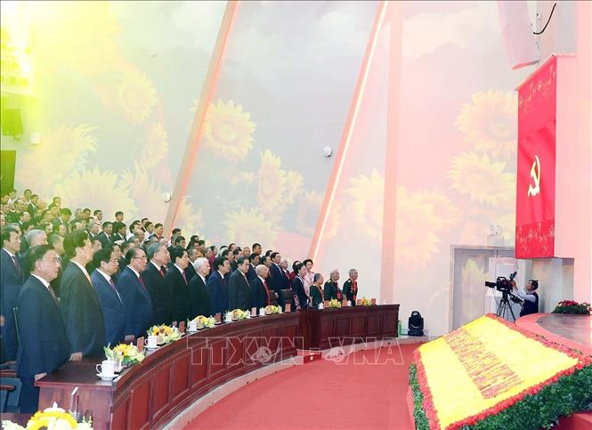 Tổng Bí thư Tô Lâm và các đại biểu thực hiện nghi lễ chào cờ. Ảnh: Thống Nhất-TTXVN
