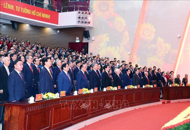 Tổng Bí thư Tô Lâm và các đại biểu thực hiện nghi lễ chào cờ. Ảnh: Thống Nhất-TTXVN