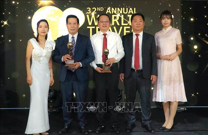 Ban Quản lý Vườn Quốc gia Phong Nha - Kẻ Bàng nhận 2 giải thưởng danh giá, gồm: 