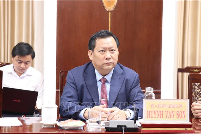 Vice Chairman of the People’s Committee of the southern province of Tay Ninh Huynh Van Son speaks at the meeting. VNA Photo: Thanh Bình