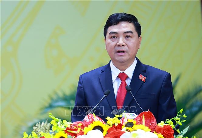 Đồng chí Nguyễn Hoài Anh, Phó Bí thư Tỉnh ủy, Chủ tịch UBND tỉnh Thanh Hóa trình bày Báo cáo kiểm điểm của BCH Đảng bộ tỉnh nhiệm kỳ 2020-2025. Ảnh: Dương Giang - TTXVN