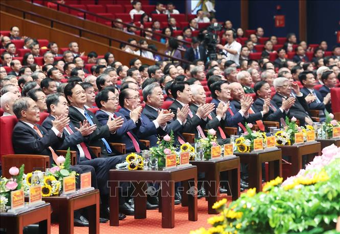 Tổng Bí thư Tô Lâm cùng các đồng chí Lãnh đạo, nguyên Lãnh đạo Đảng, Nhà nước dự Đại hội. Ảnh: Thống Nhất-TTXVN