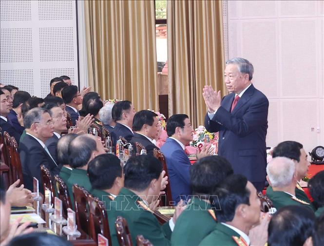 Tổng Bí thư Tô Lâm dự Lễ kỷ niệm 80 năm Ngày truyền thống lực Lượng vũ trang Quân khu 1. Ảnh: Thống Nhất-TTXVN