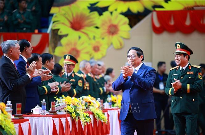 Thủ tướng Phạm Minh Chính dự Lễ kỷ niệm 80 năm Ngày truyền thống Lực lượng vũ trang Quân khu 5. Ảnh: Dương Giang-TTXVN
