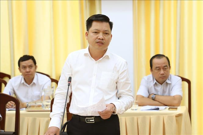 Ông Nguyễn Văn Cà Lơ Anh, Giám đốc Ban Quản lý dự án đầu tư xây dựng công trình dân dụng và công nghiệp thành phố Cần Thơ phát biểu tại buổi làm việc. Ảnh: Tuấn Phi - TTXVN 