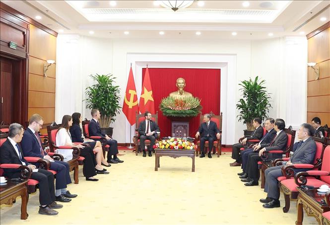 Tổng Bí thư Tô Lâm tiếp Đại sứ Anh tại Việt Nam Iain Frew. Ảnh: Thống Nhất – TTXVN