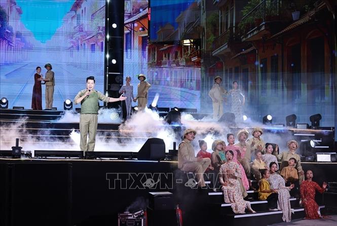 Các tiết mục đặc sắc tại chương trình nghệ thuật gồm 3 chương: Hà Nội Anh hùng – Hội tụ và lan tỏa – Vươn mình tỏa sáng. Ảnh: Minh Đức – TTXVN