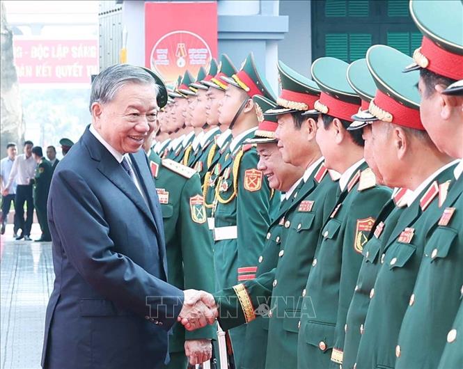 Tổng Bí thư Tô Lâm, Bí thư Quân uỷ Trung ương và các đại biểu. Ảnh: Thống Nhất - TTXVN